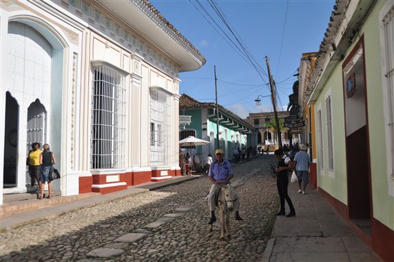 Straatje in koloniaal Trinidad