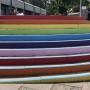 De regenboogtrappen naar het Garden Roof Park