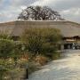 Hoofdgebouw van de Lake Burunge Baobab Tented Lodge